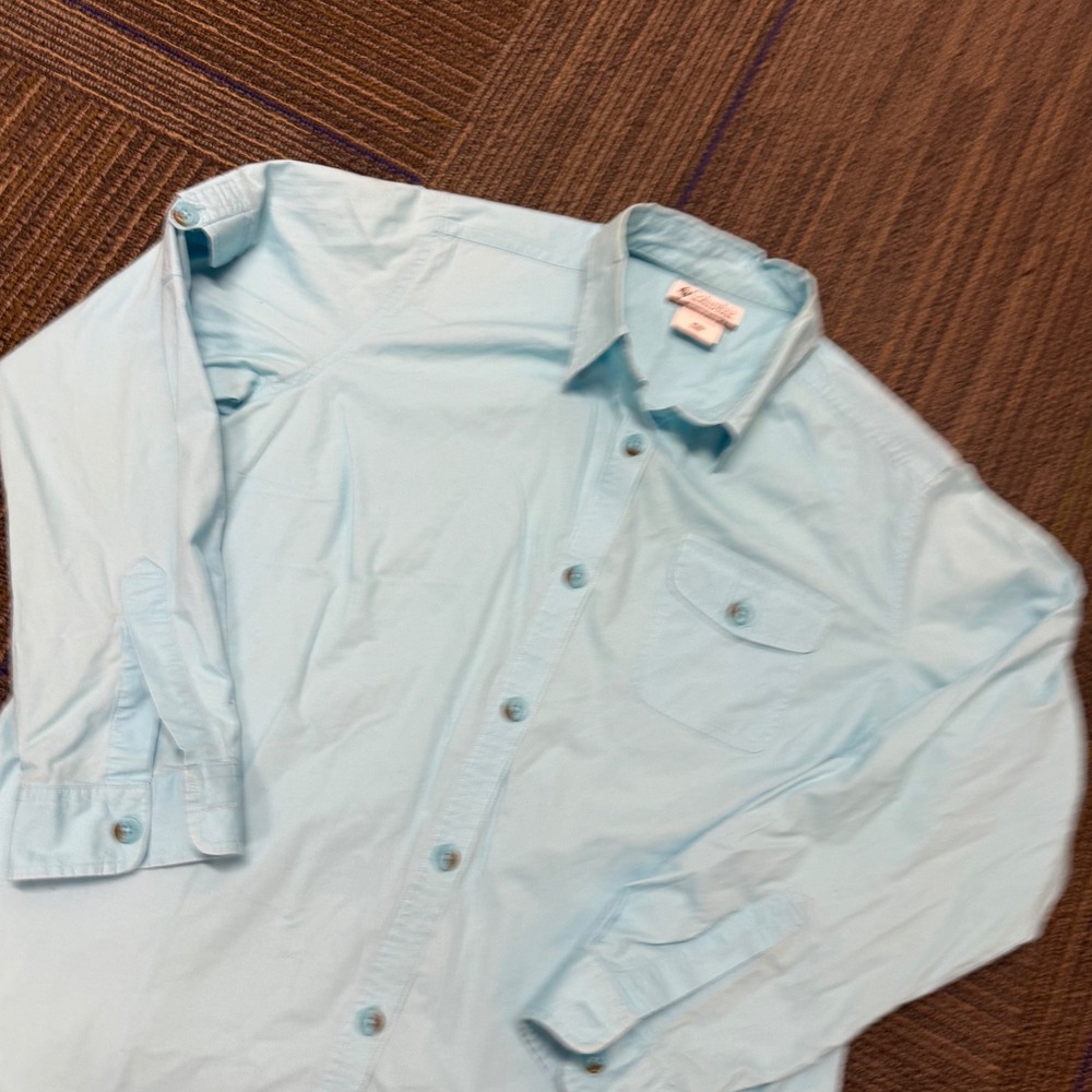 Columbia Button Up Shirt Womens XL Light Blue Excellent Roll Tab Sleeve Hiking